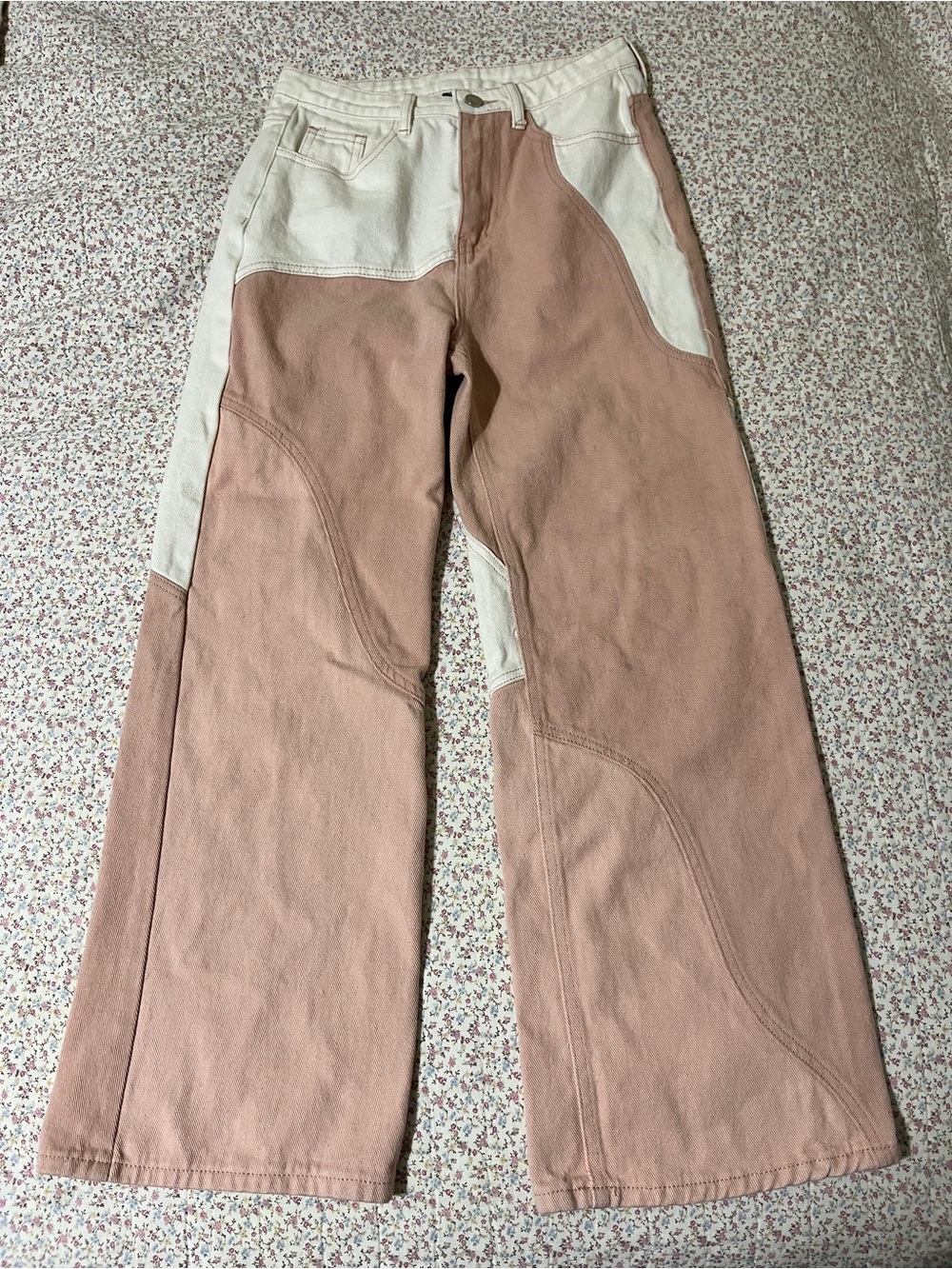 Cider Two-Tone Pink Wide-Leg Jeans. Size Small